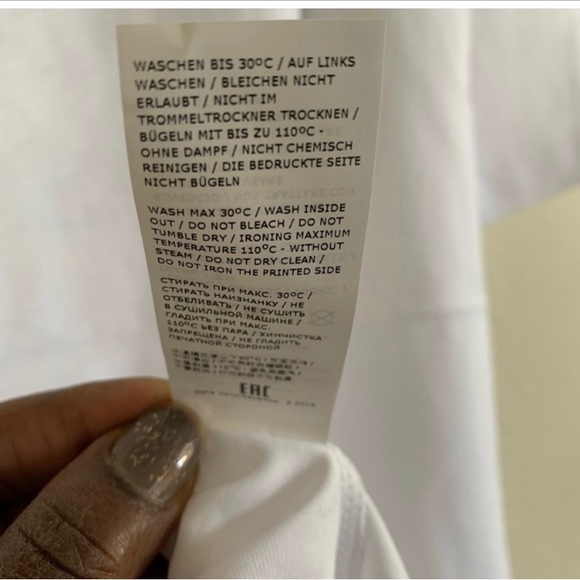 Gender Neutral Moschino TShirt🐻 - Picture 9 of 10